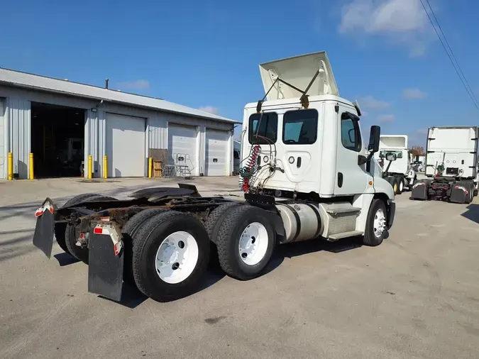 2019 FREIGHTLINER/MERCEDES CASCADIA 125a21e84db7074a8f8ba1de54f64e8a417