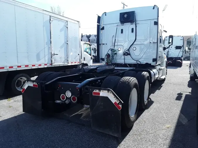 2020 FREIGHTLINER/MERCEDES CASCADIA 125a2237c8c468785d68227e07beb41933f