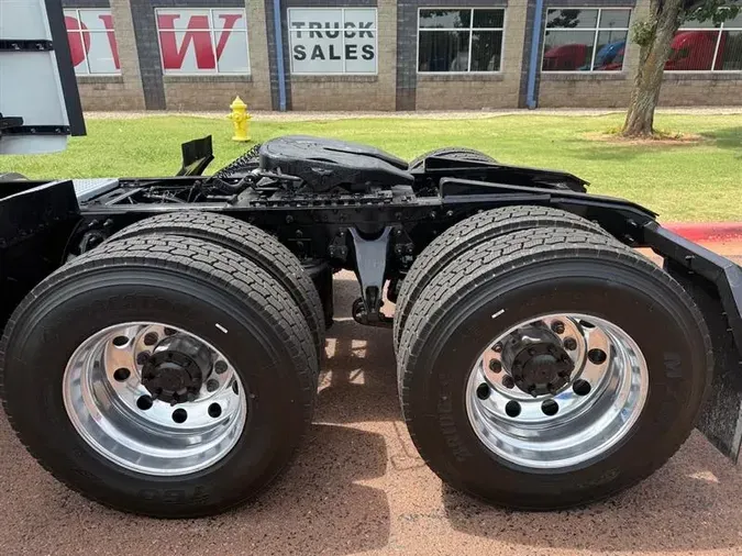 2021 INTERNATIONAL LT625