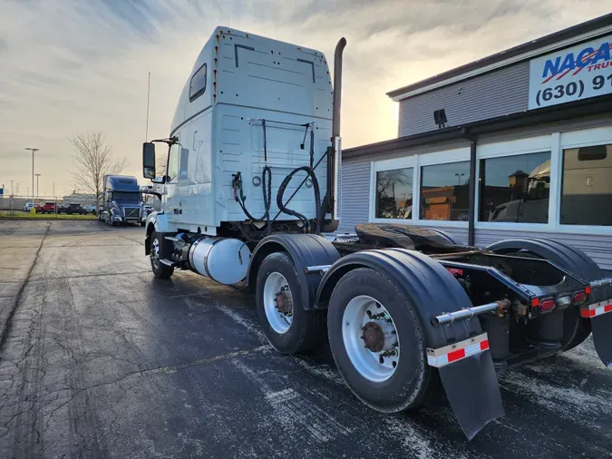 2018 VOLVO VNL64T670