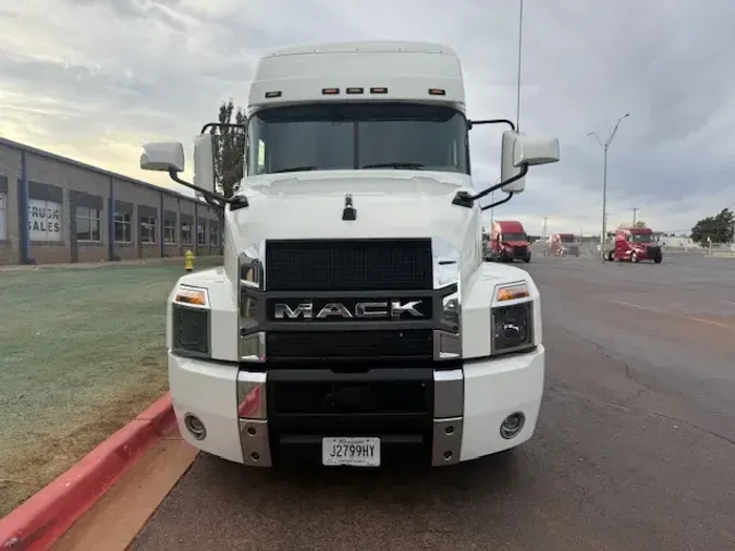 2020 MACK AN64T