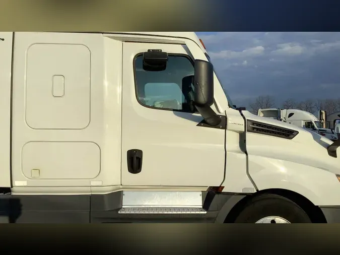 2021 Freightliner Cascadia 126a2273c8648f39bc13bcad6467ed85c97