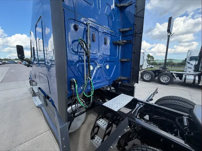 2022 Freightliner Cascadia 126 Sl