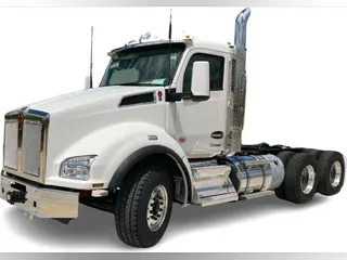 2025 Kenworth T880