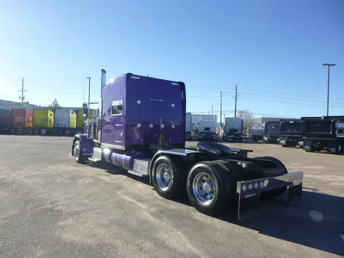 2021 Peterbilt 389