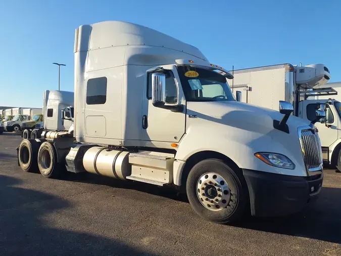 2019 NAVISTAR INTERNATIONAL LT625 SLPR CAB