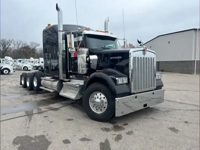 2024 Kenworth W900a232131e2cebf7b29688f2c5d7c09979