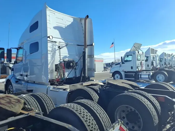 2020 VOLVO VNL64T-760