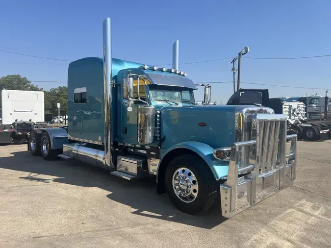 2023 Peterbilt 389