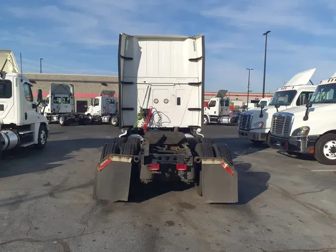2018 NAVISTAR INTERNATIONAL LT625 SLPR CAB