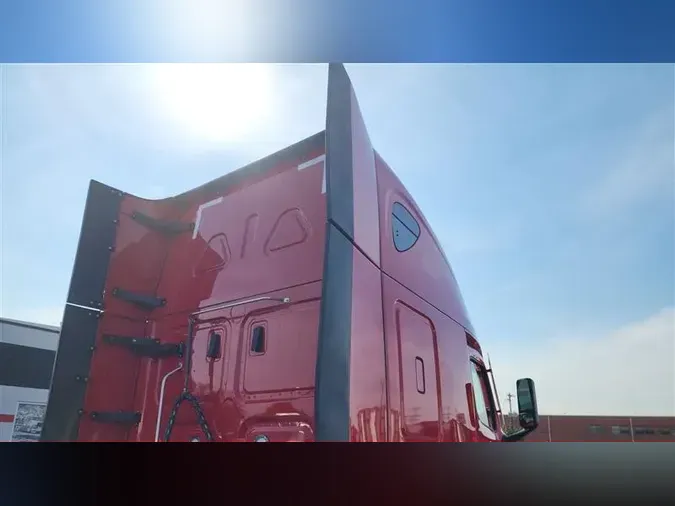 2022 FREIGHTLINER CA126