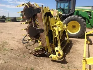 2012 John Deere 690