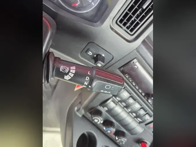 2019 NAVISTAR INTERNATIONAL LT625 DAYCAB T/A