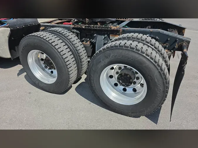 2019 Freightliner Cascadia 126