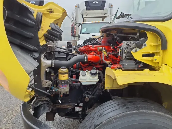 2016 FREIGHTLINER/MERCEDES M2 106