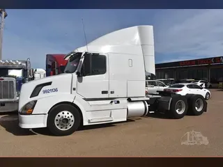 2013 VOLVO VNL64T630