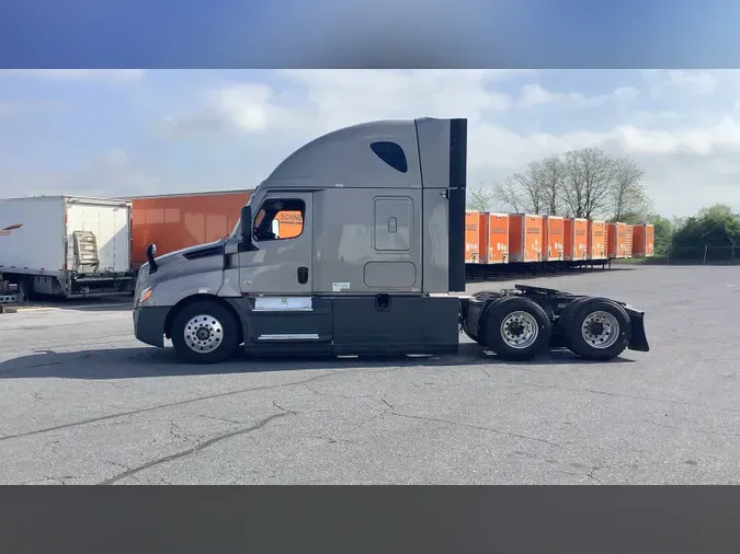 2024 Freightliner Cascadia 126