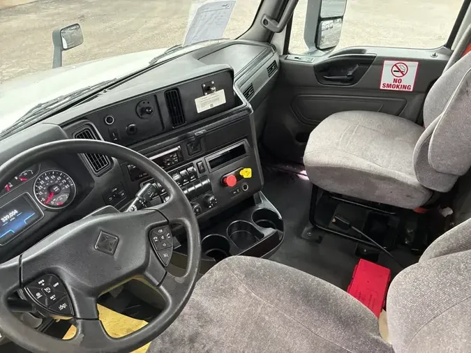 2019 NAVISTAR INTERNATIONAL LT625 DAYCAB T/A