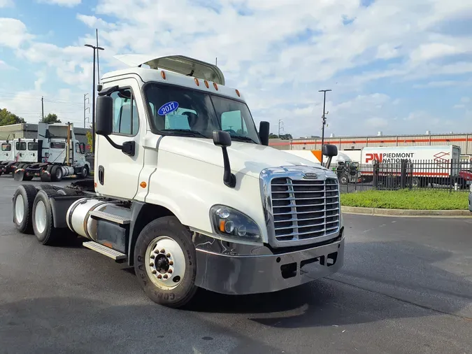 2017 FREIGHTLINER/MERCEDES CASCADIA 125a248c7484e1d10422946b566ded76f72