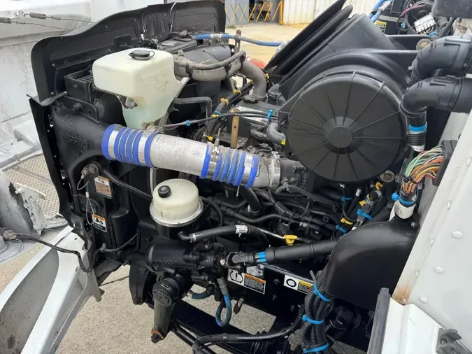 2020 Peterbilt 337