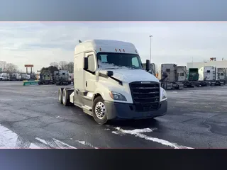 2020 Freightliner Cascadia 126
