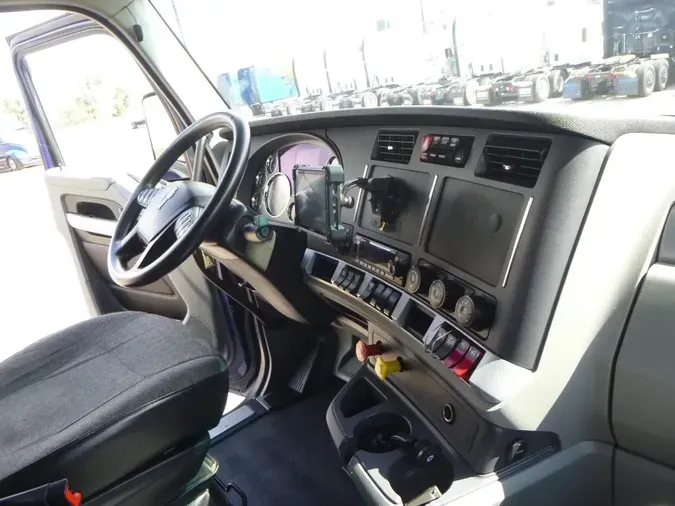 2022 Kenworth T680