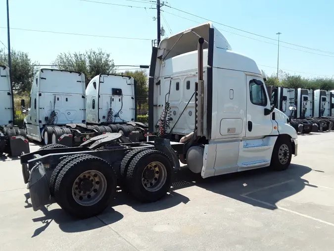 2016 FREIGHTLINER/MERCEDES CASCADIA 125