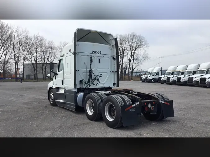 2021 Freightliner Cascadia 126