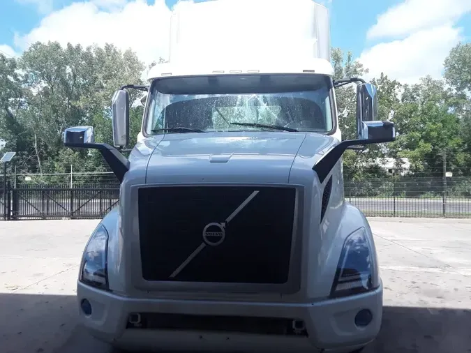 2019 VOLVO VNR42T 300