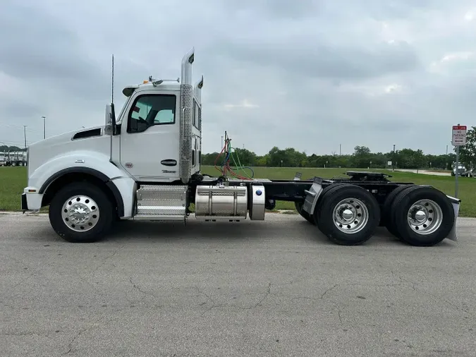 2026 Kenworth T880