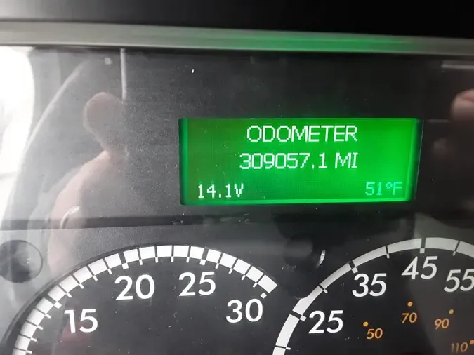 2021 FREIGHTLINER/MERCEDES M2 106