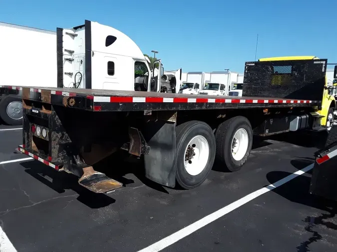 2016 FREIGHTLINER M2 106