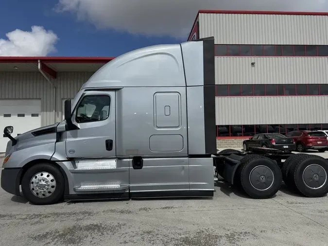 2023 Freightliner Cascadia&reg;