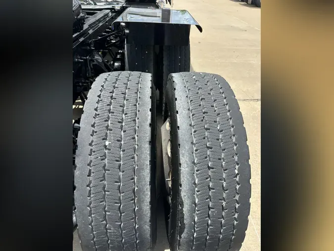 2021 Peterbilt 389