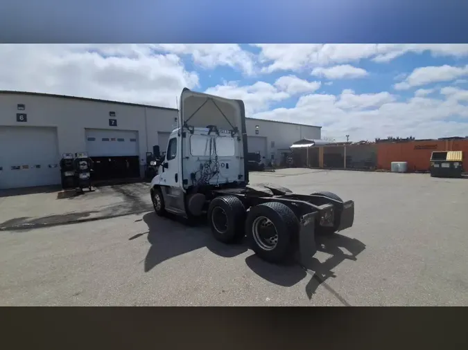 2019 Freightliner Cascadia 125