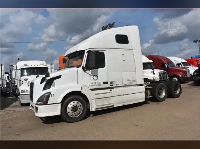 2008 VOLVO VNL64T670a265ec4c63ac7efd449622474d354a96