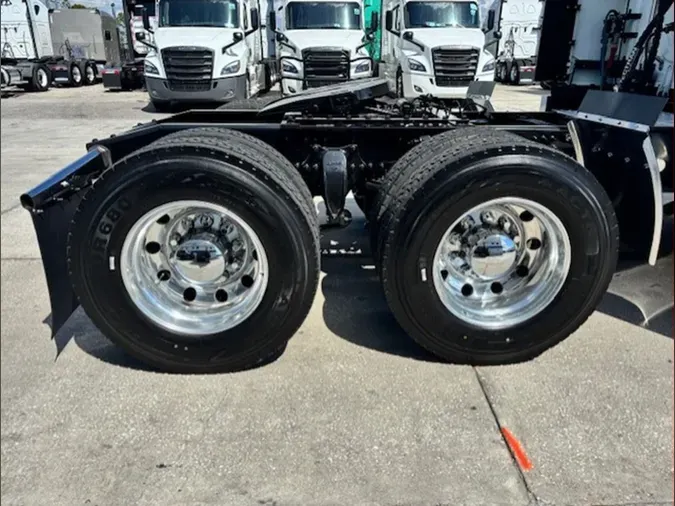 2023 Freightliner Cascadia 126