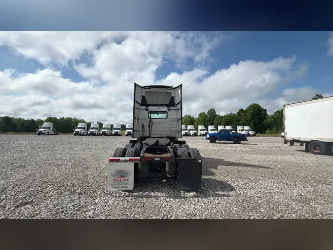2020 Volvo VNL300