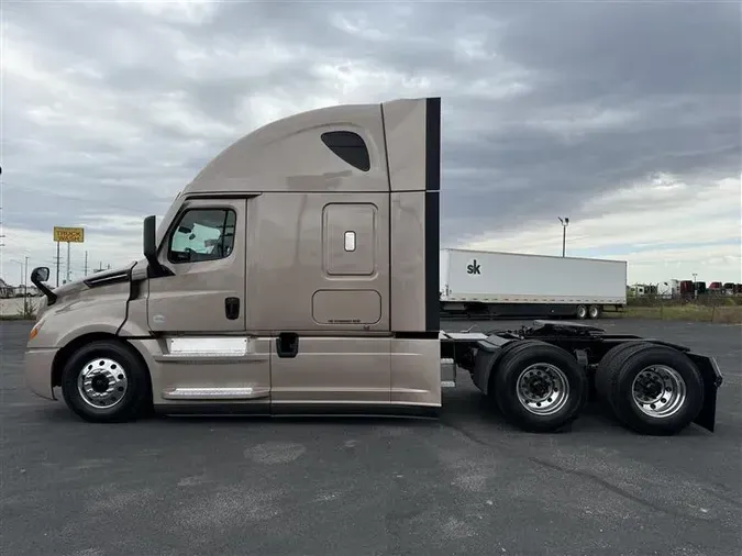 2021 FREIGHTLINER CA126