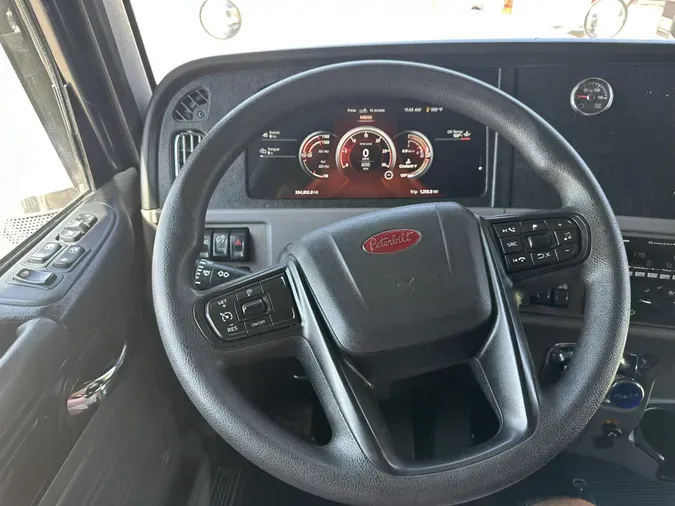 2022 Peterbilt 389