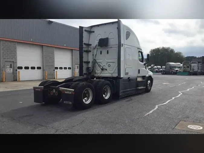 2022 Freightliner Cascadia 126