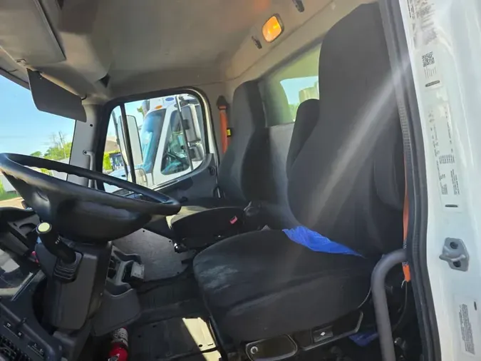 2019 FREIGHTLINER/MERCEDES M2 106