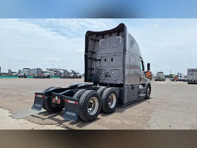2025 Freightliner Cascadia 126