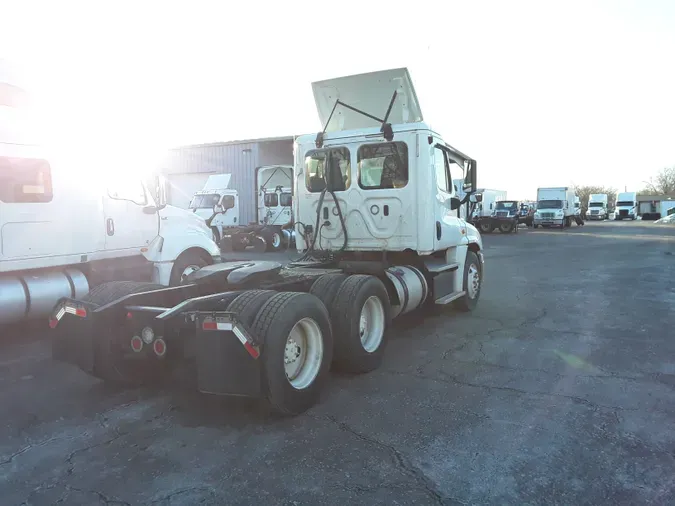 2018 FREIGHTLINER/MERCEDES CASCADIA 125