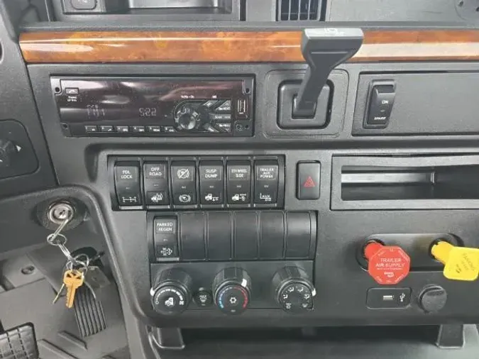 2019 International LT625