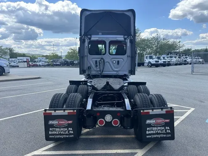 2022 Freightliner Cascadia 116