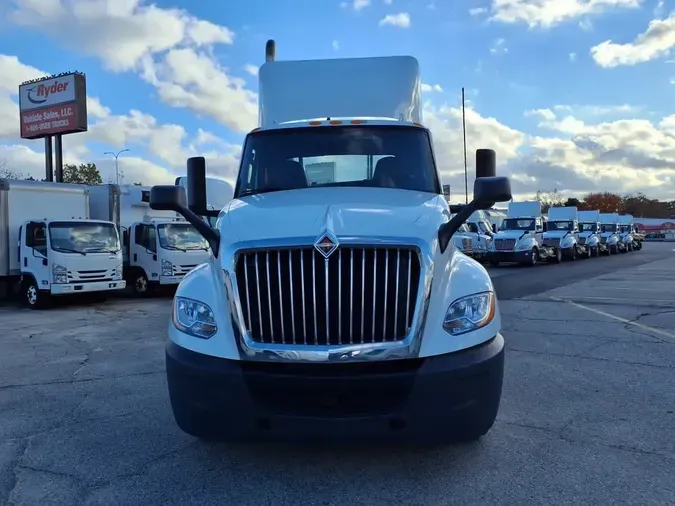 2021 NAVISTAR INTERNATIONAL LT625 DAYCAB S/A