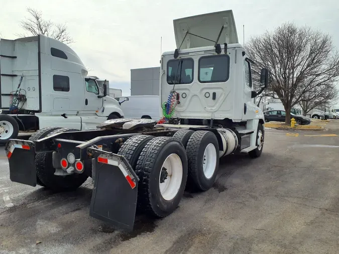 2018 FREIGHTLINER/MERCEDES CASCADIA 125