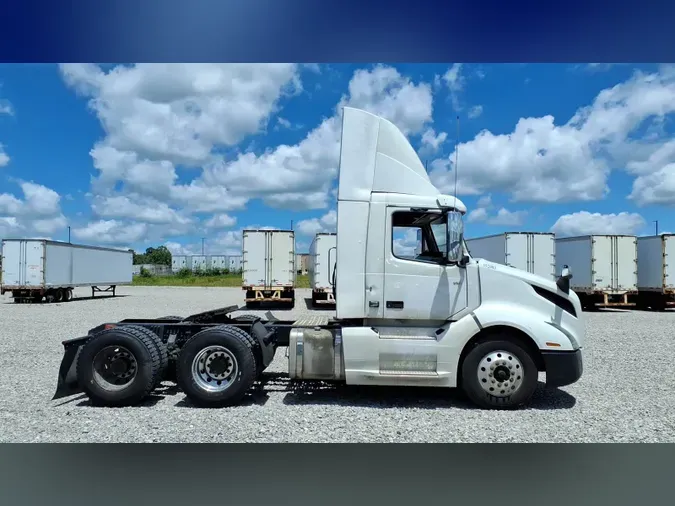 2020 Volvo VNL300
