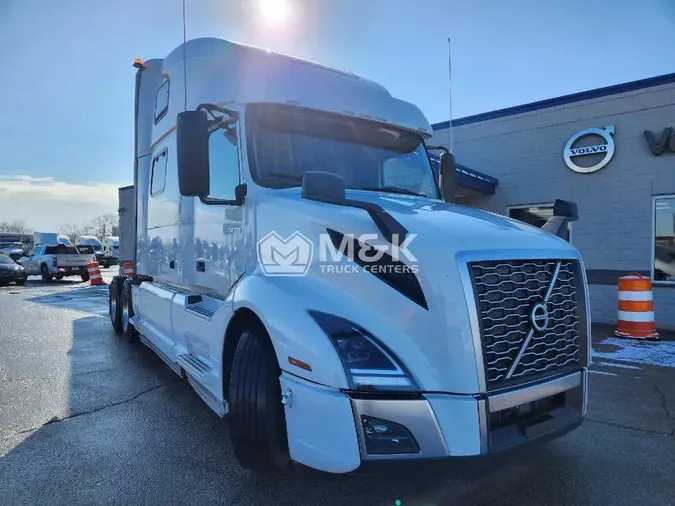 2023 VOLVO VNL64T860